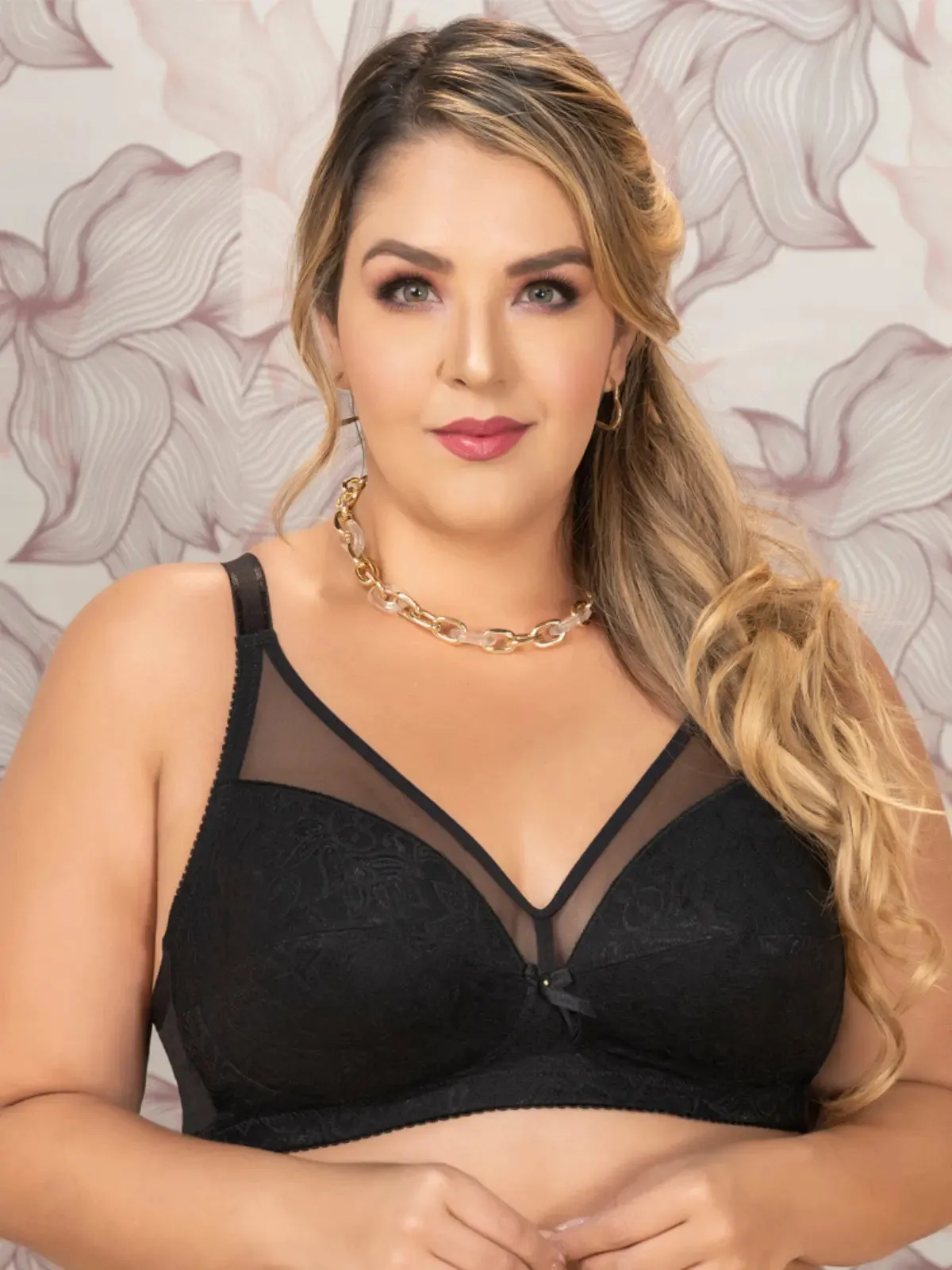 Elegant Lace Bra with Back Buckle