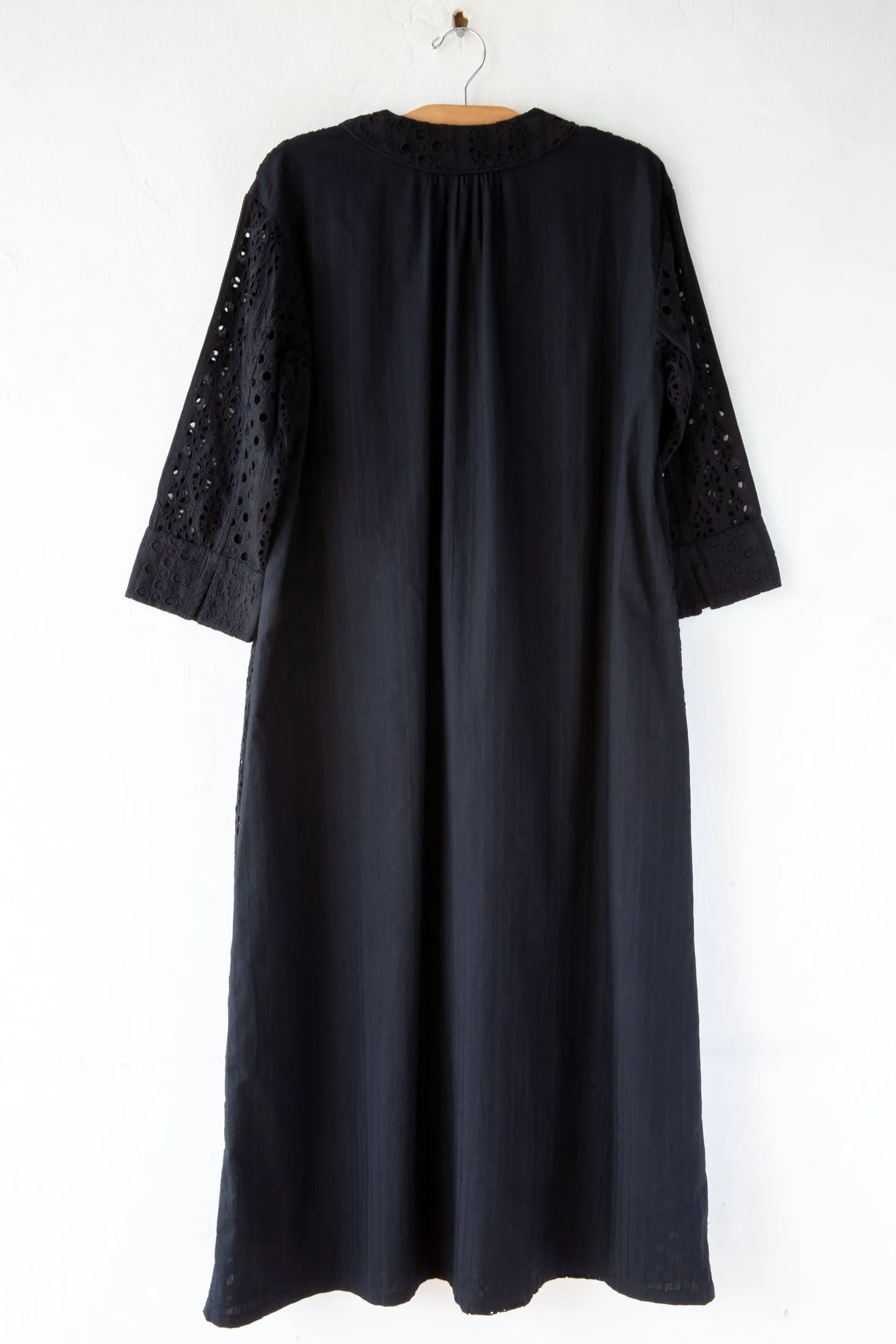 Hemla V Kurta