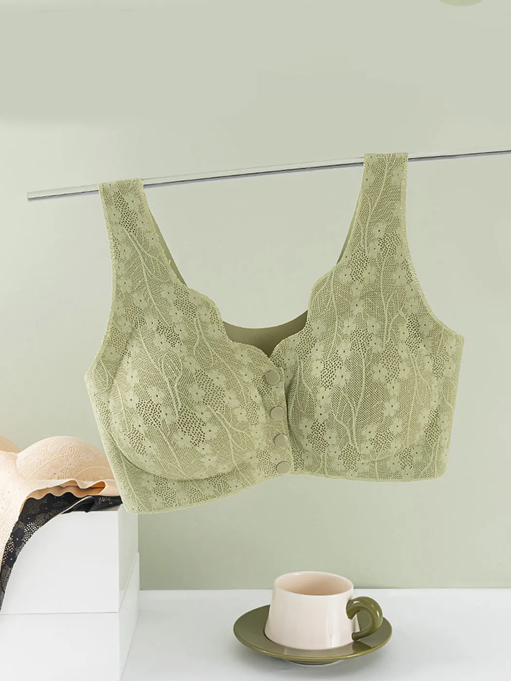 Seamless Lace Front Close Wireless Bra
