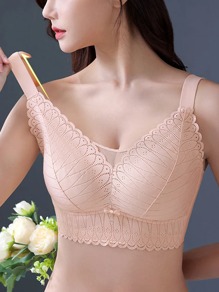 Stretch Solid Petal Trim Full Figure Wireless Bra