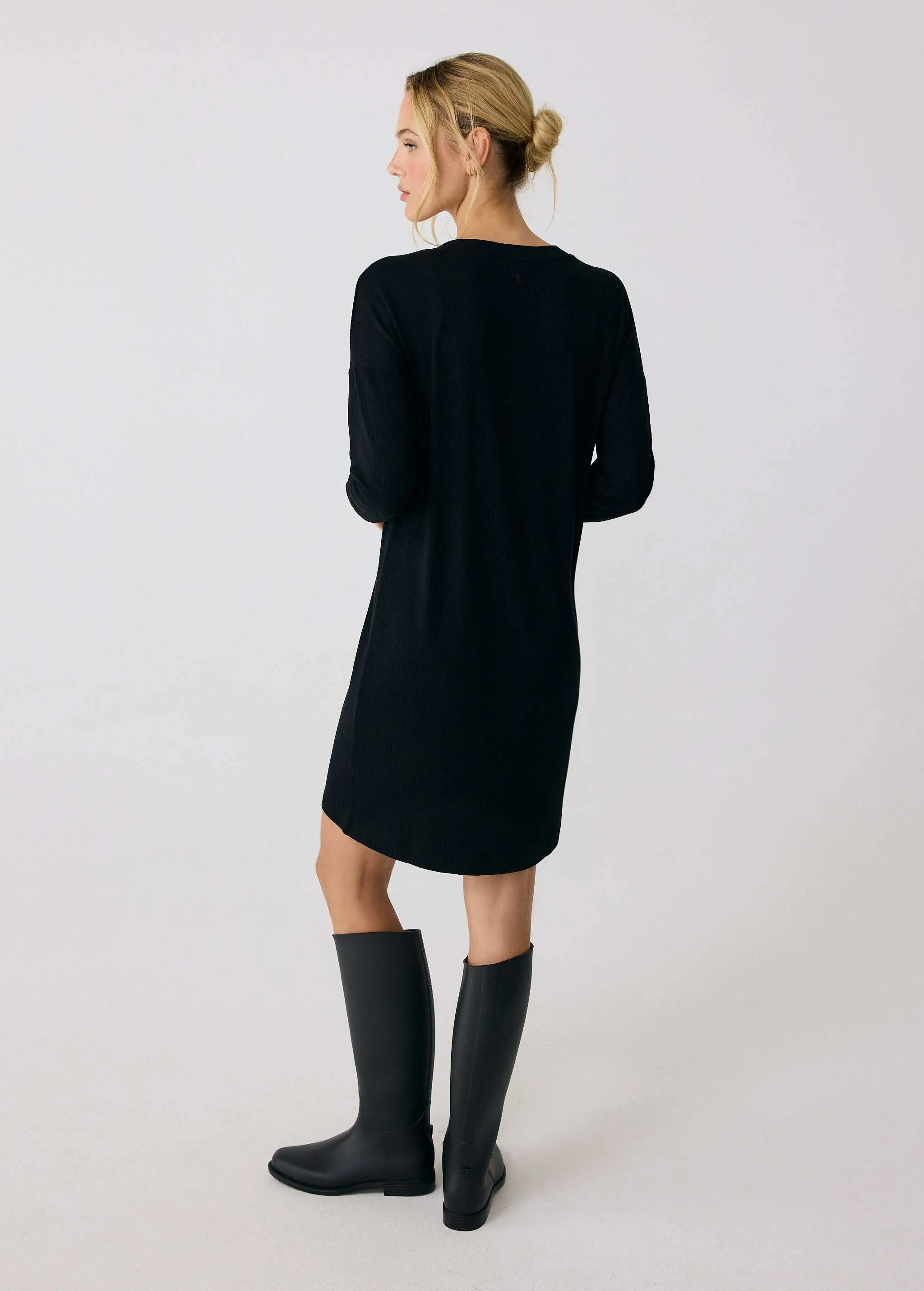Traverse V-Neck Dress