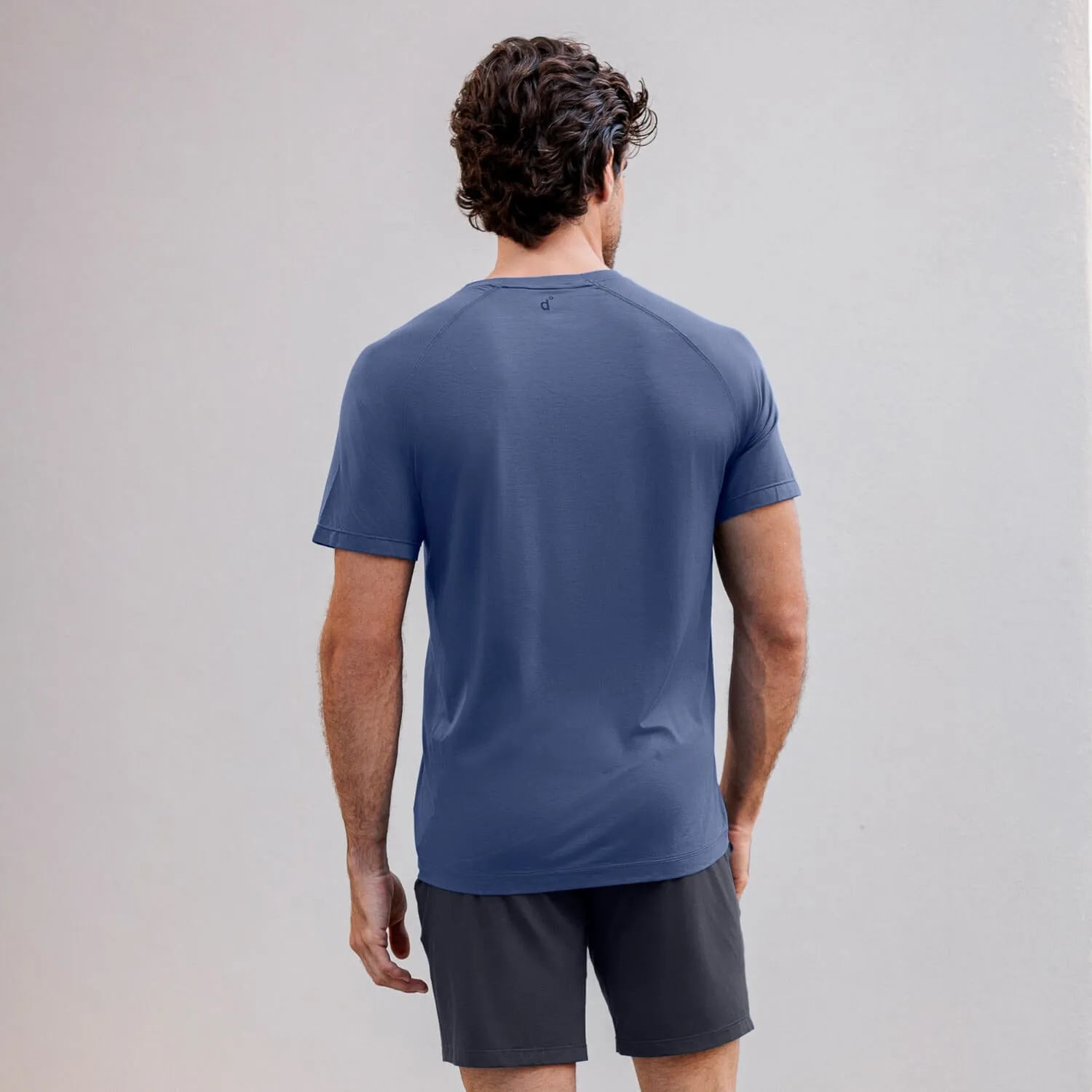 V-neck t-shirt — NATTCOOL™